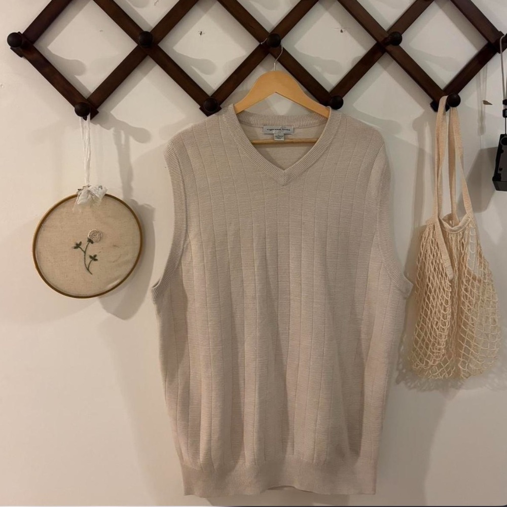 V-Neck Rib Knit Sleeveless Sweater Vest - Cream